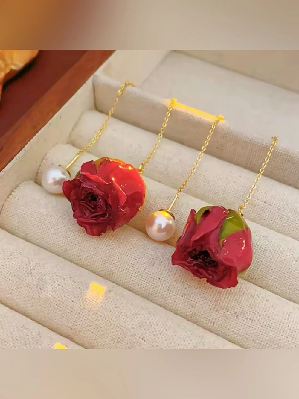 Gold tone Red Rose earrings - Picture 5 of 7